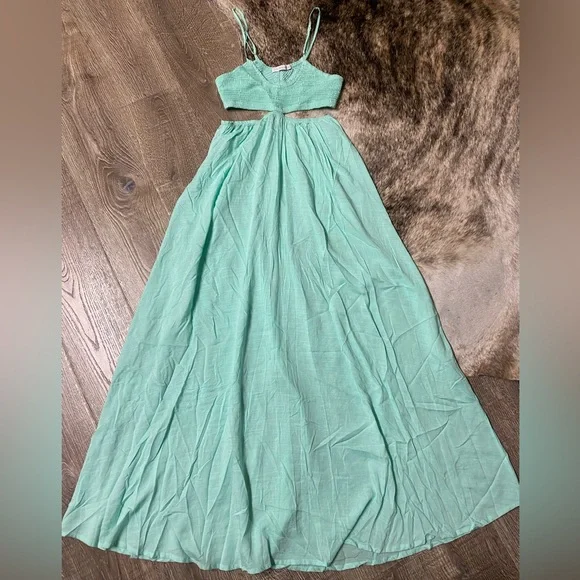 New Indah Innocence Cutaway Maxi Dress - Picture 5 of 15